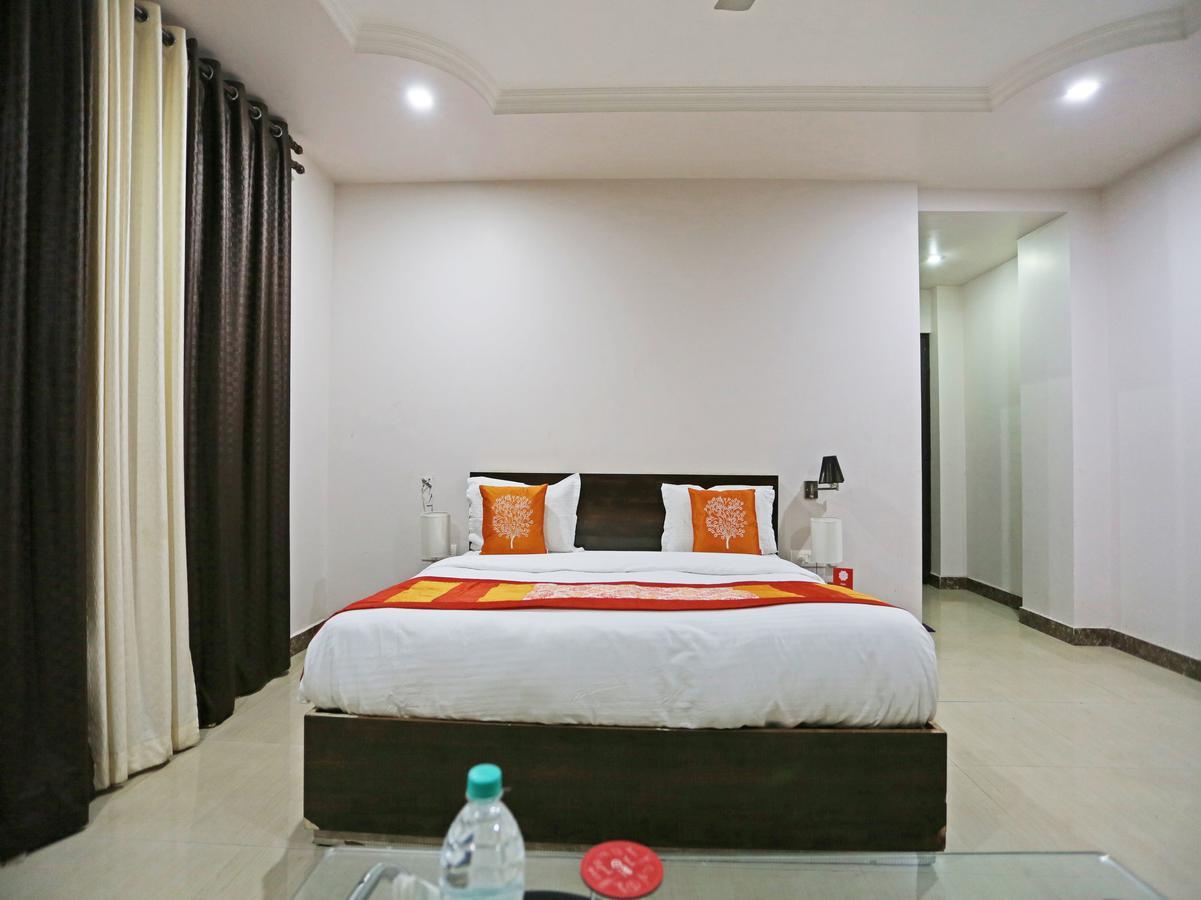 Oyo 4635 Sheetal Hotel Haldwāni Eksteriør bilde