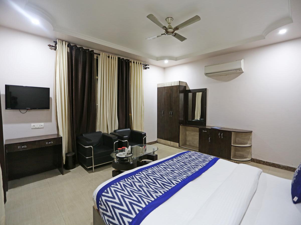 Oyo 4635 Sheetal Hotel Haldwāni Eksteriør bilde