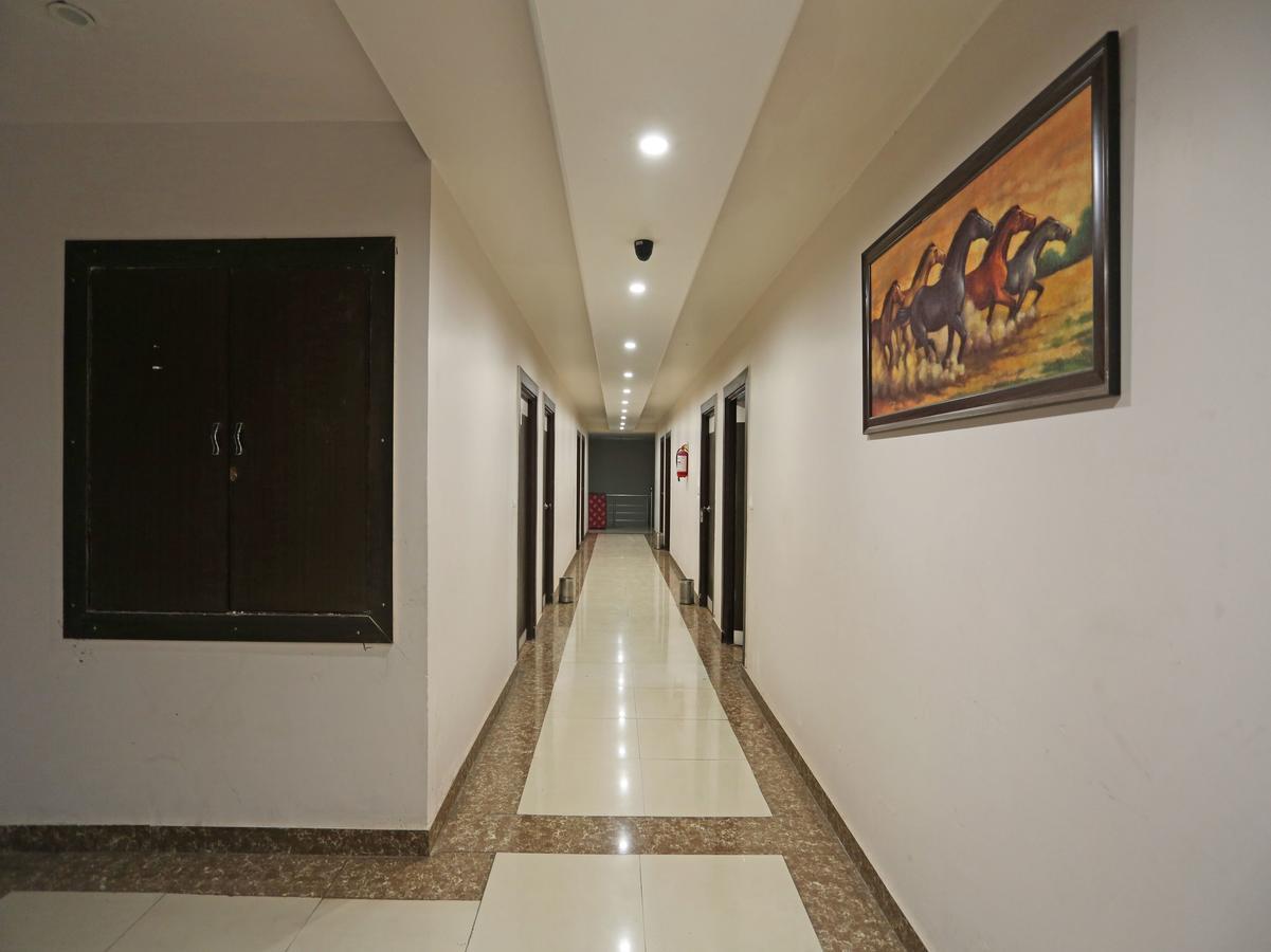 Oyo 4635 Sheetal Hotel Haldwāni Eksteriør bilde