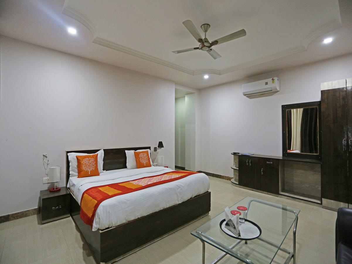Oyo 4635 Sheetal Hotel Haldwāni Eksteriør bilde