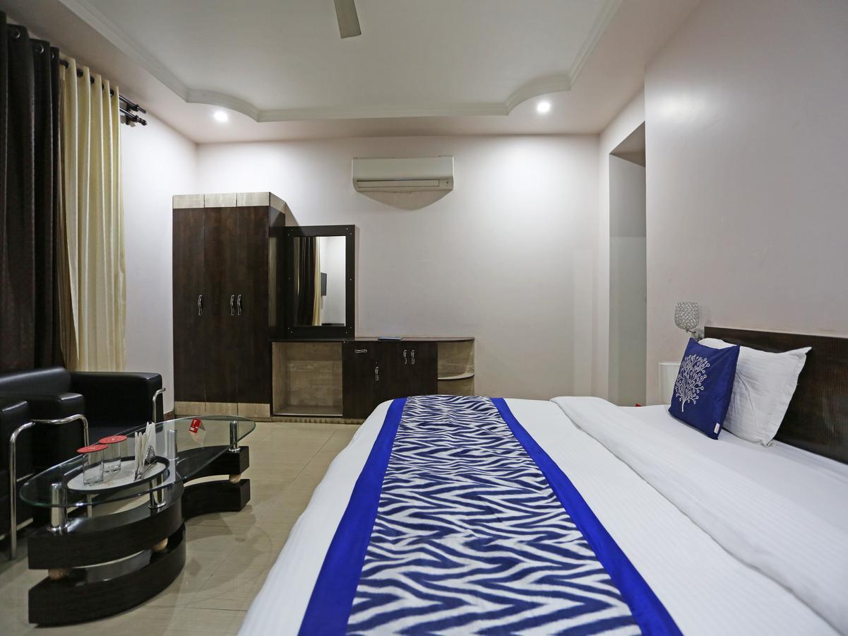 Oyo 4635 Sheetal Hotel Haldwāni Eksteriør bilde