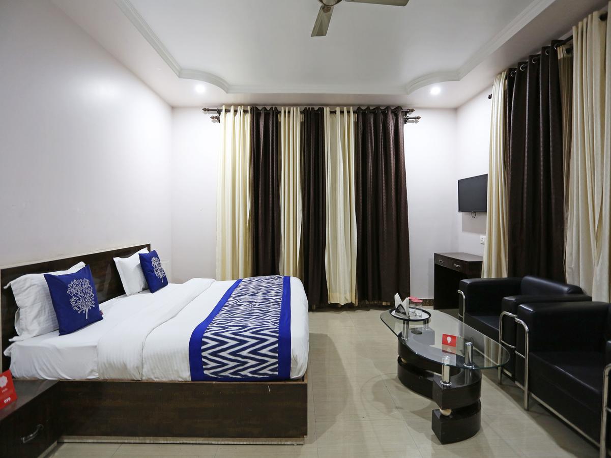 Oyo 4635 Sheetal Hotel Haldwāni Eksteriør bilde