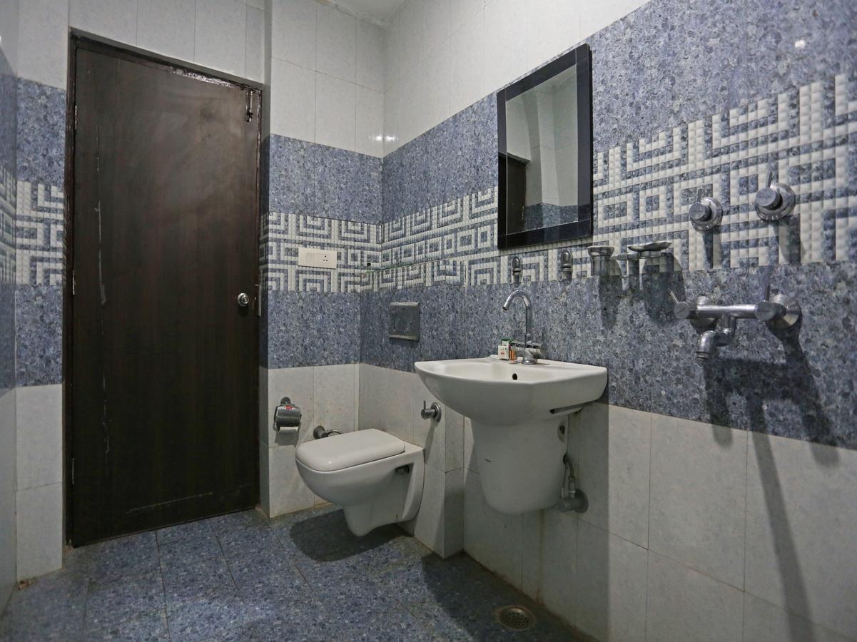 Oyo 4635 Sheetal Hotel Haldwāni Eksteriør bilde